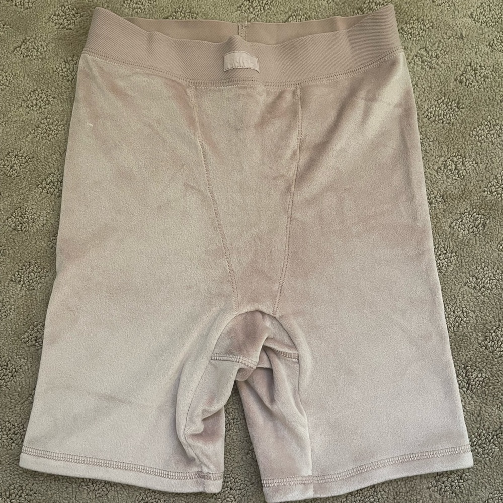 Skims by Kim Kardashian velvet bike shorts!